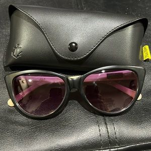 Tres Noir Ultra Lux Black & Pearl Sunglasses